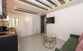Kantoni Luxury Suites